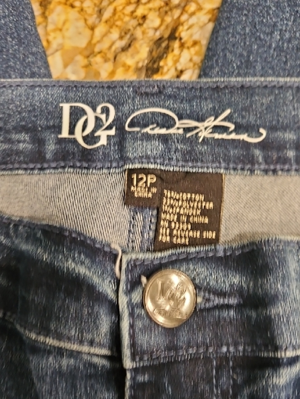 DG2 by Diane Gilman Dark Blue Denim Jeans. Size 12P Inseam 20" Rise 8.5" - Picture 3 of 5